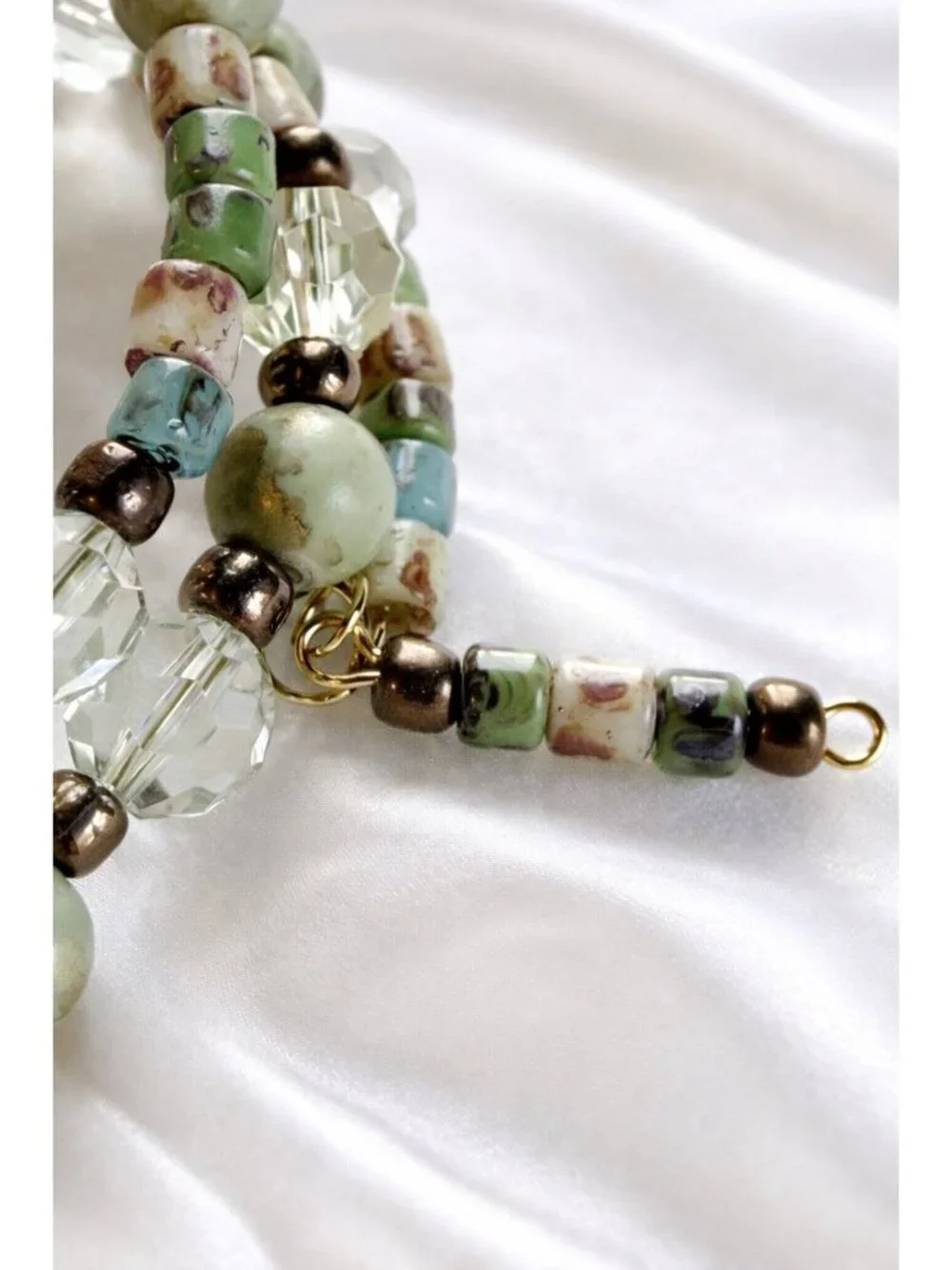 REIMAGINED Memory Wrap Bracelet Green Stone Glass Beads Adjustable Boho Nature - Picture 7 of 8